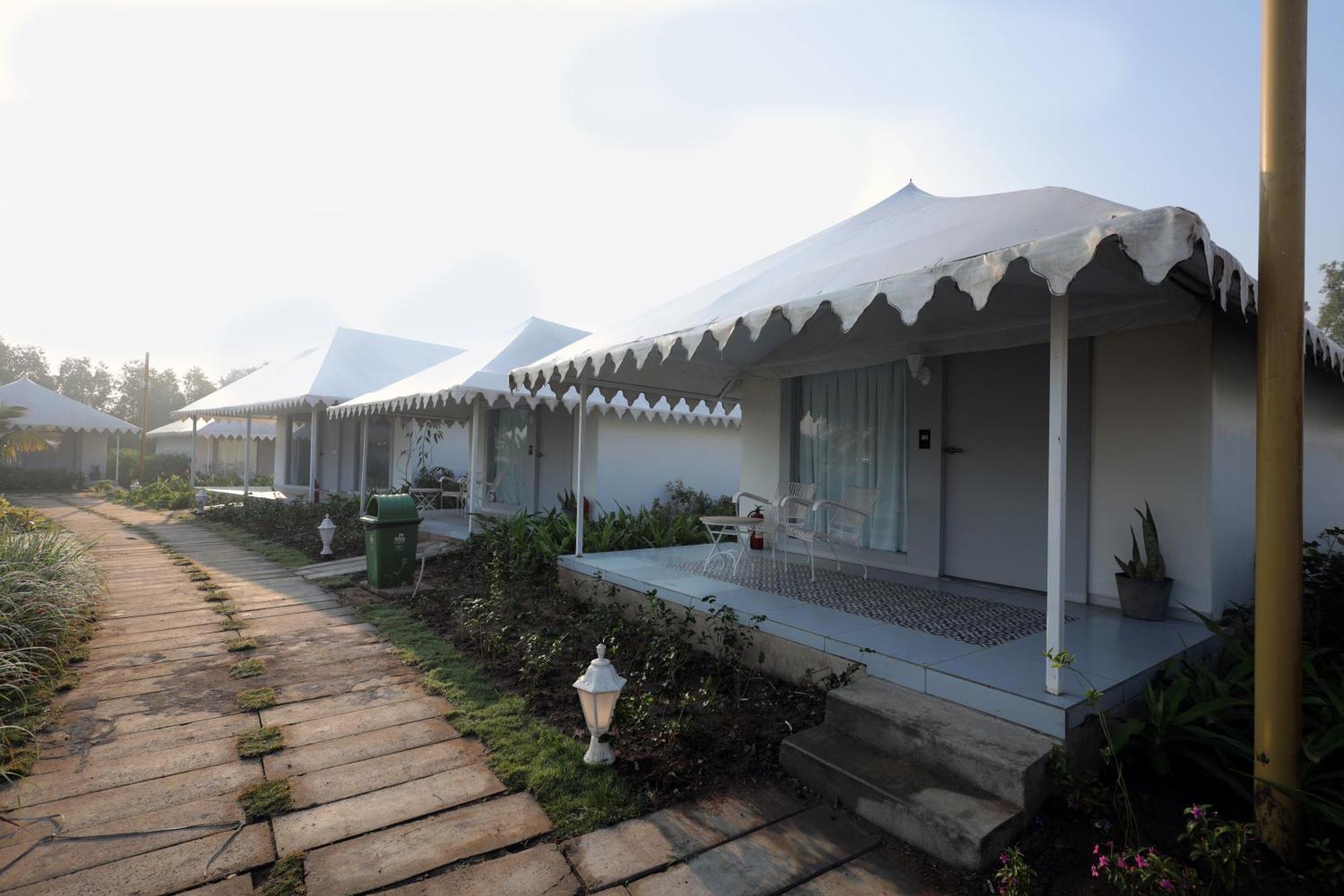 The Fern Seaside Luxurious Tent Resort Daman Extérieur photo